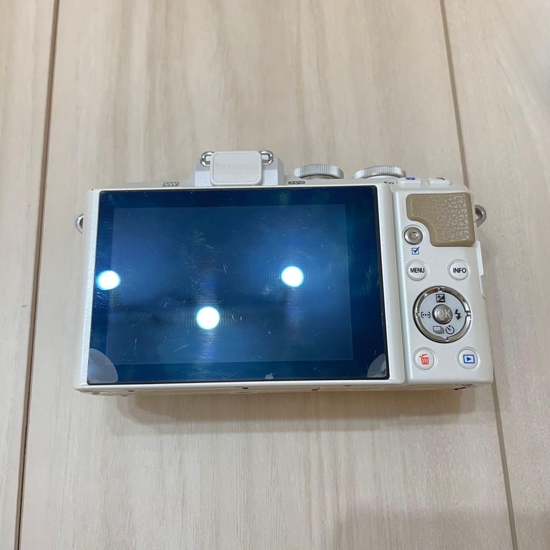 【美品】Olympus PEN Lite E-PL7 ミラーレスカメラ
