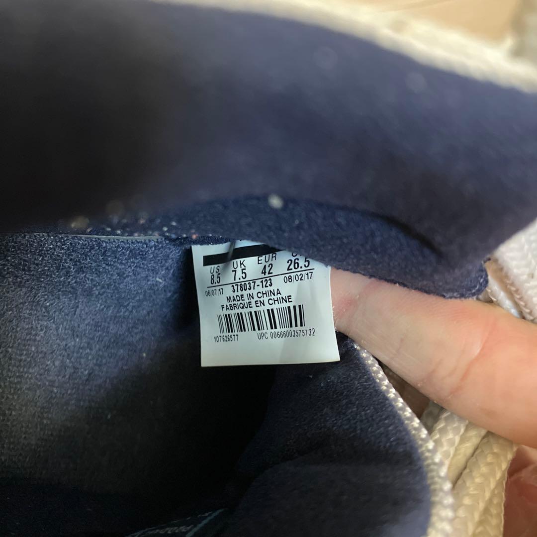 Air Jordan 11 ホワイト/ネイビー