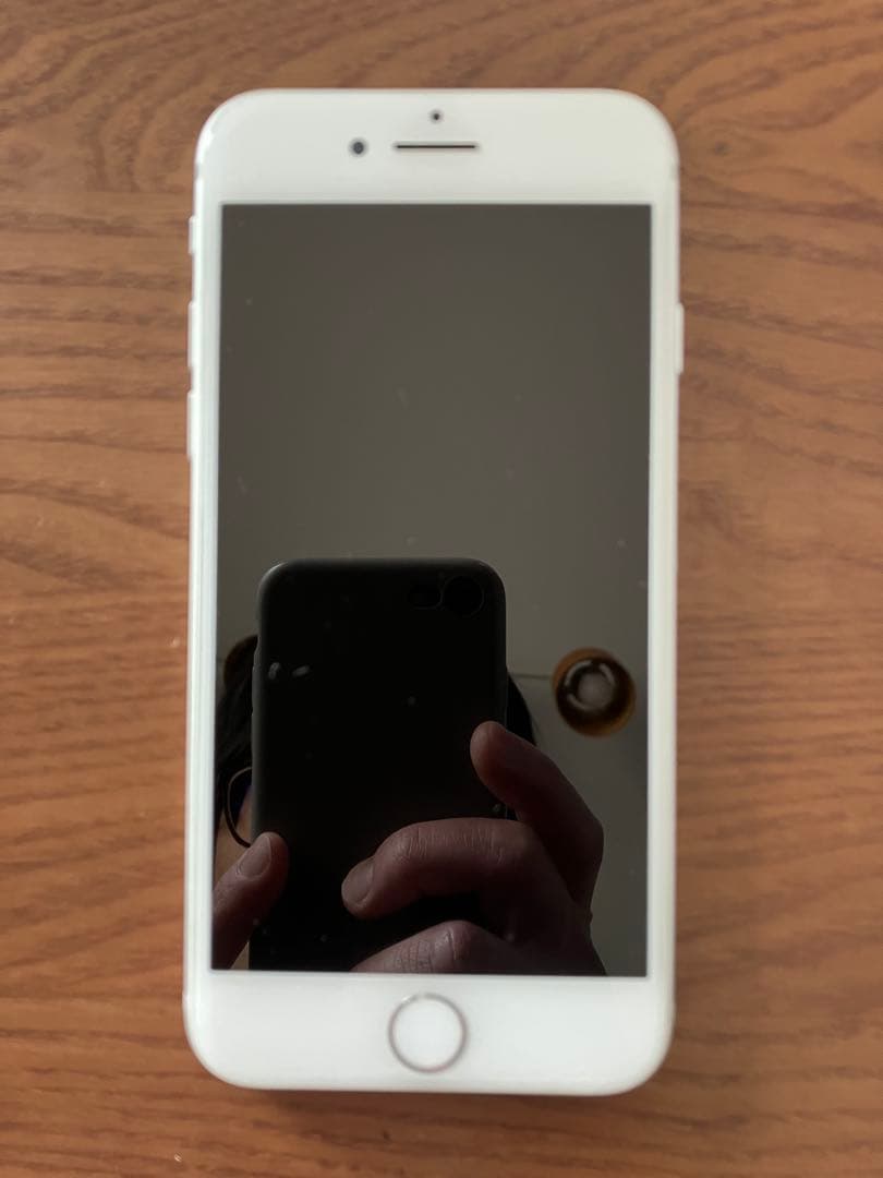 や*ま様 Apple iPhone 8 ホワイト 本体