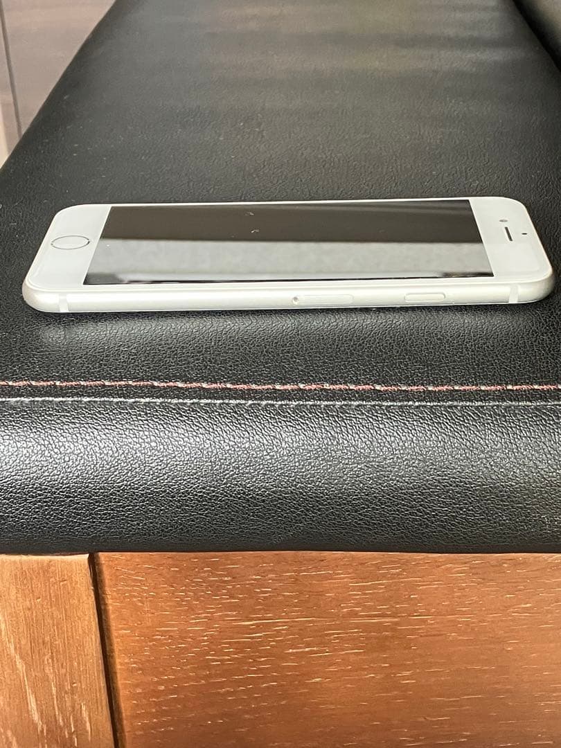 や*ま様 Apple iPhone 8 ホワイト 本体