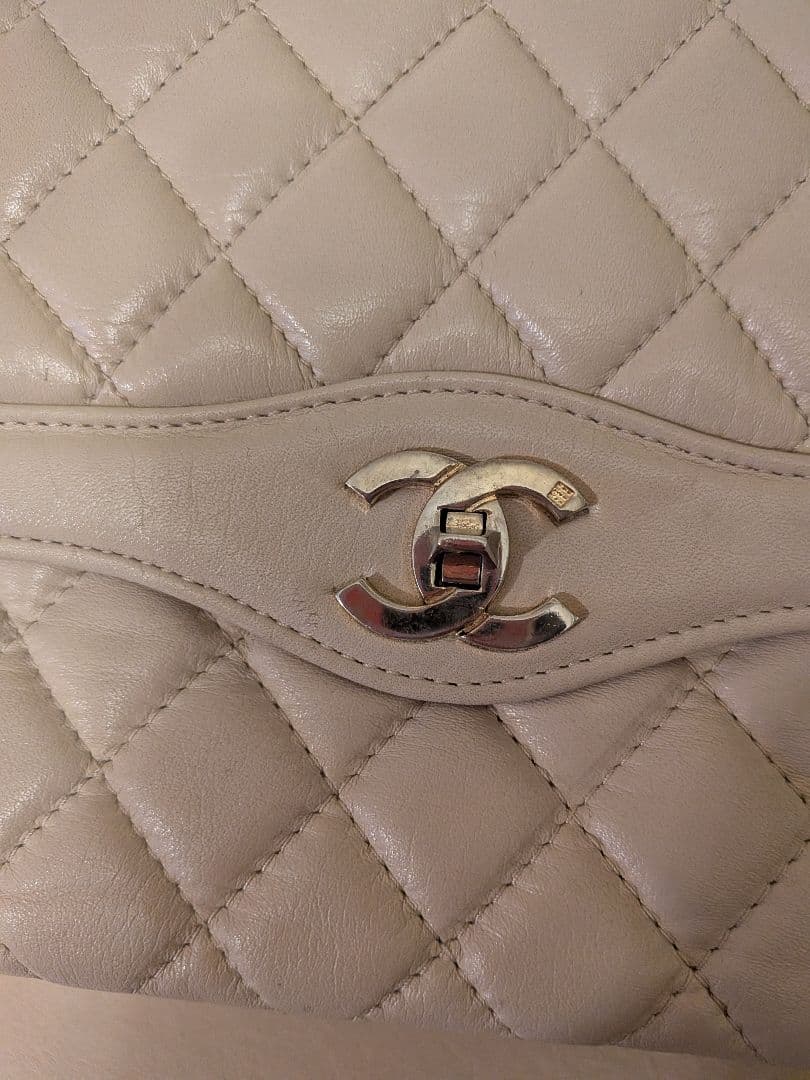 CHANEL ダブルフラップアイボリー バッグ