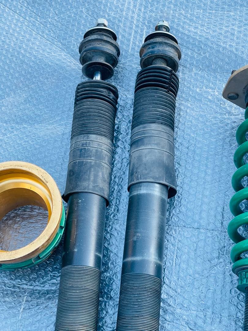 トヨタ アイシス（70系）・ノア/ヴォクシー（ZRR70）用 TEIN 車高調