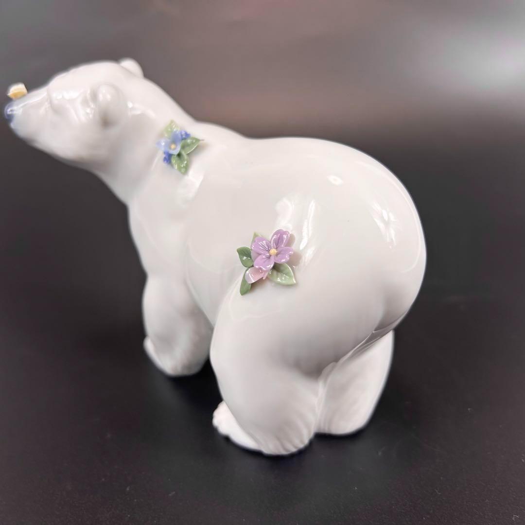 【未使用級】リヤドロ　lladro　 花と蝶で飾られたシロクマ　置物