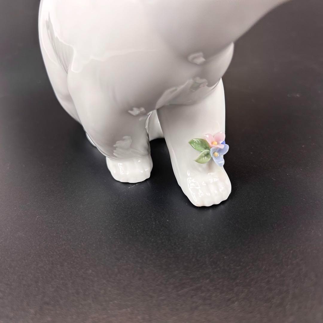 【未使用級】リヤドロ　lladro　 花と蝶で飾られたシロクマ　置物