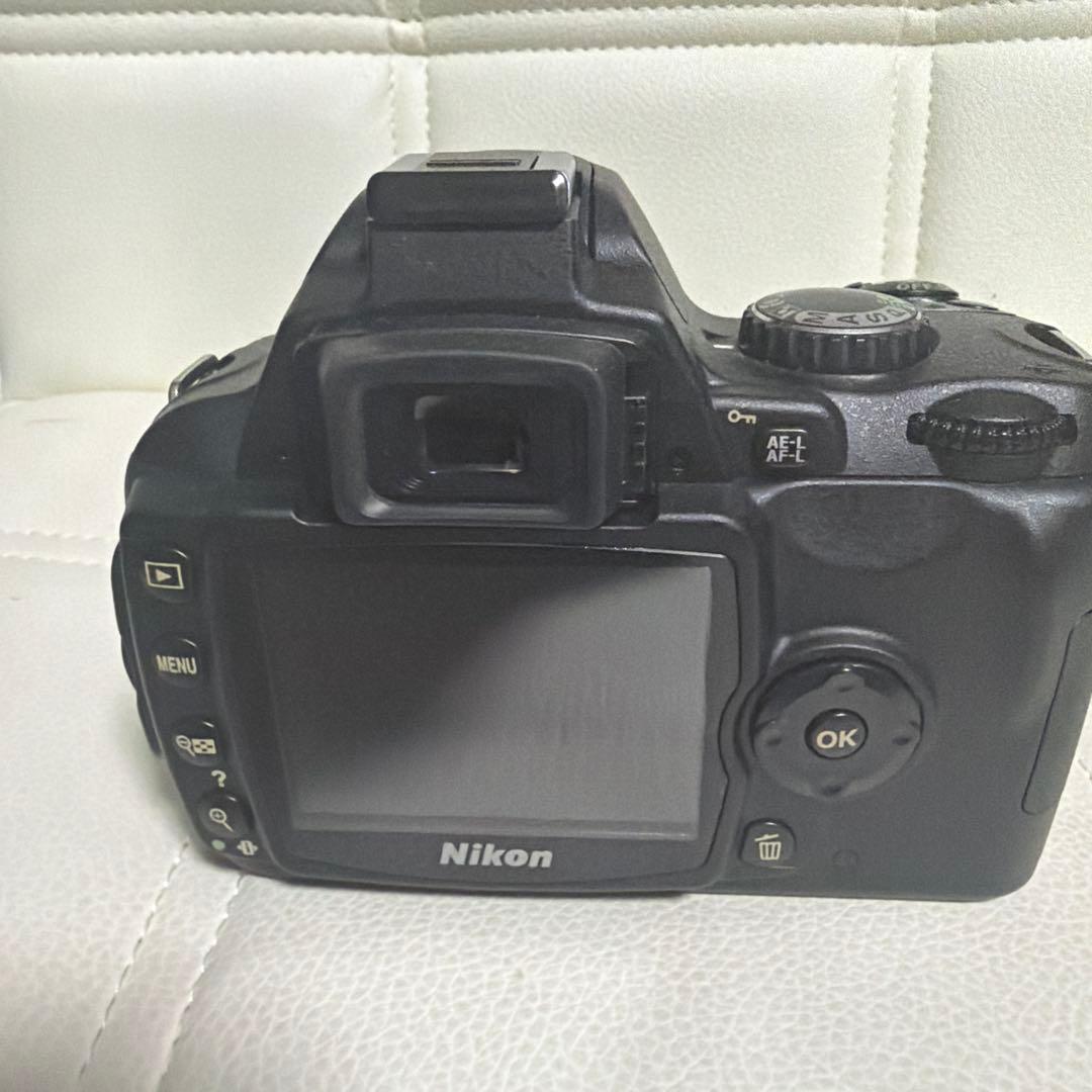 Nikon D40 デジタル一眼レフカメラ