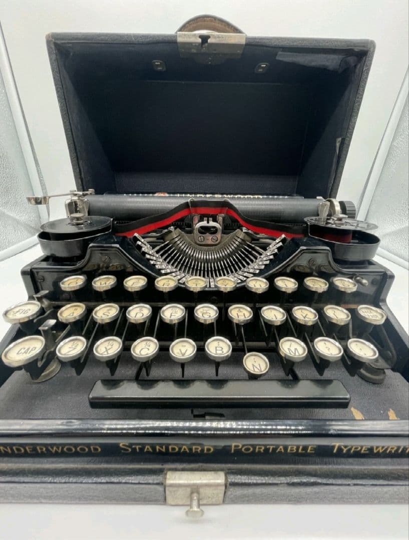 ヴァイオレット　エヴァーガーデンUnderwoodのタイプライター