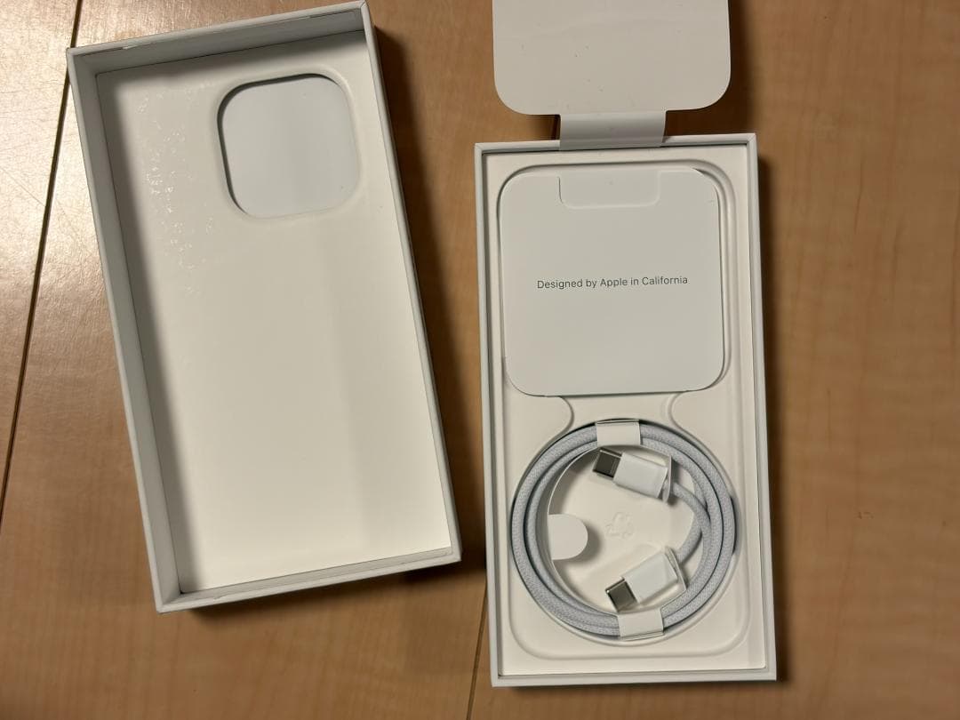 iPhone 15 Pro ブラック 256GB アメリカ版 シャッター音なし