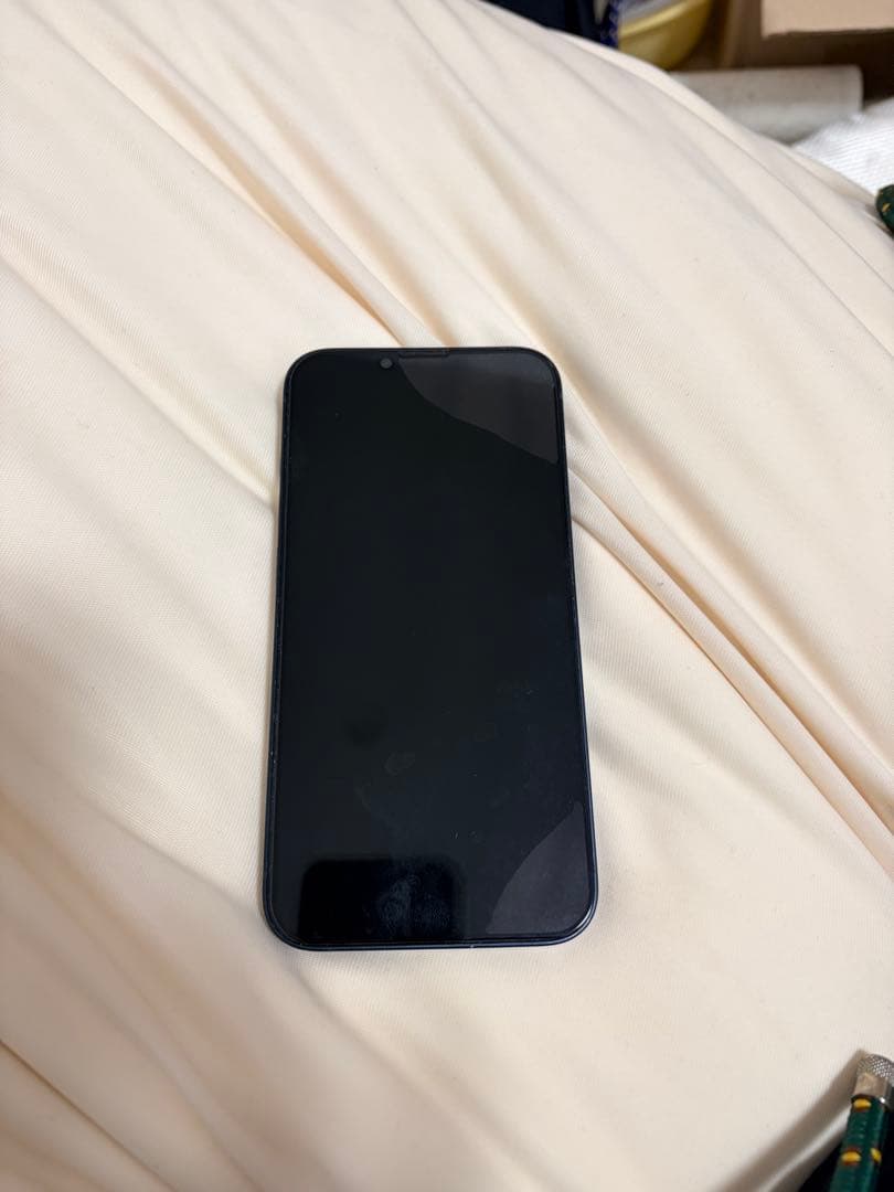 Apple iPhone 13 ブラック　本体