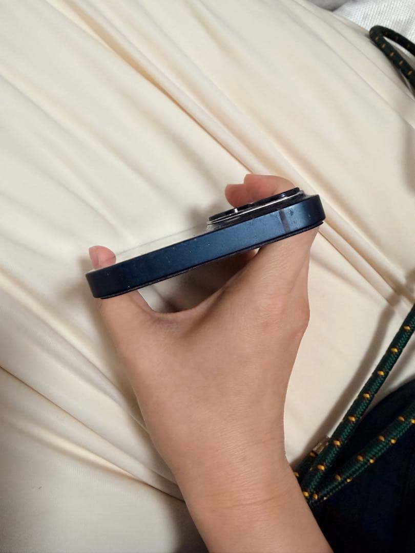 Apple iPhone 13 ブラック　本体