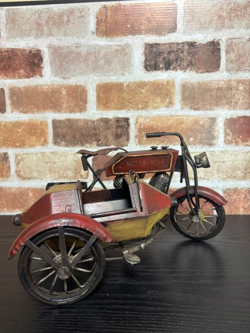 ヴィンテージ　ブリキ板模型オートバイ　サイドカー付き