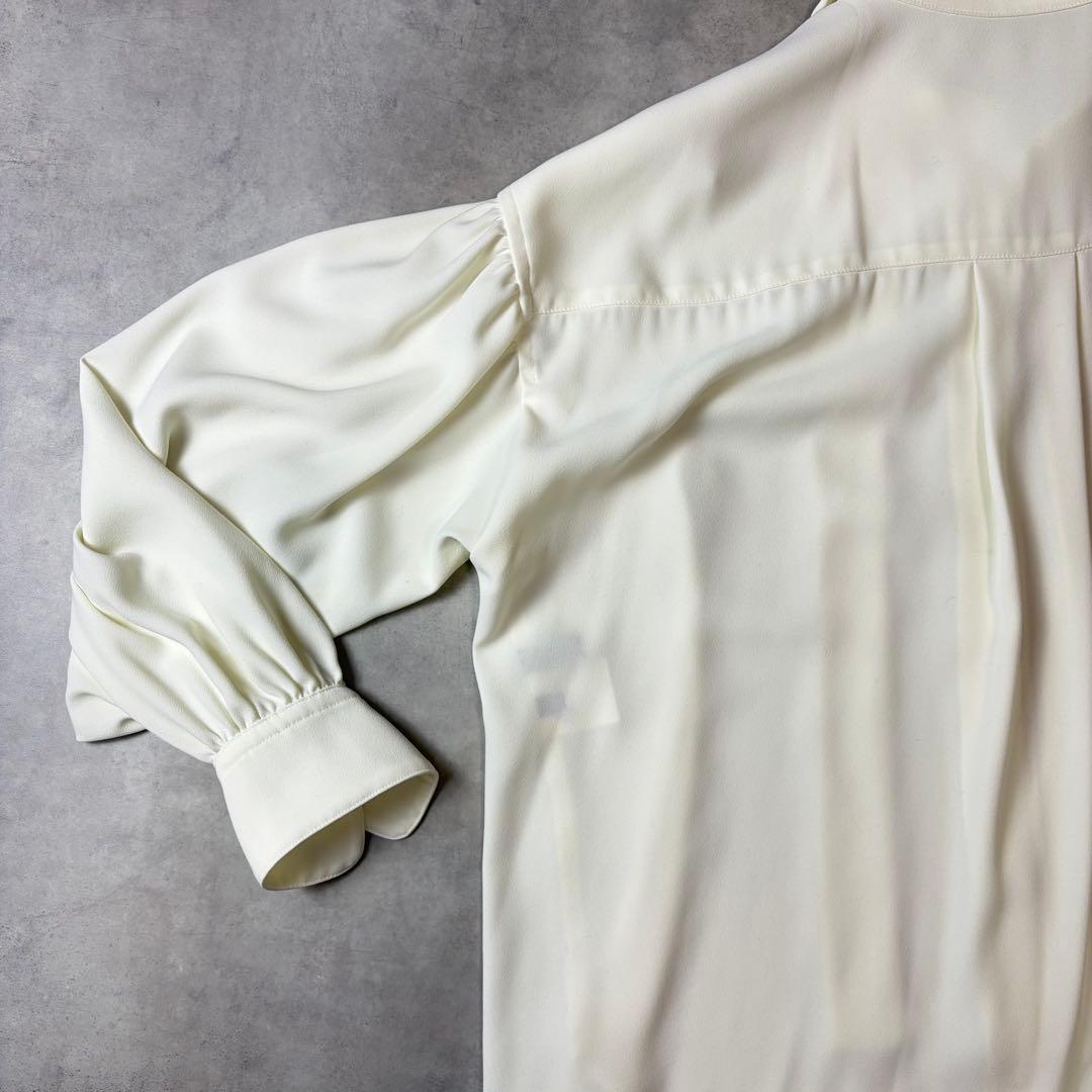 美品 allureville ジョーゼット ボウタイブラウス オフホワイト