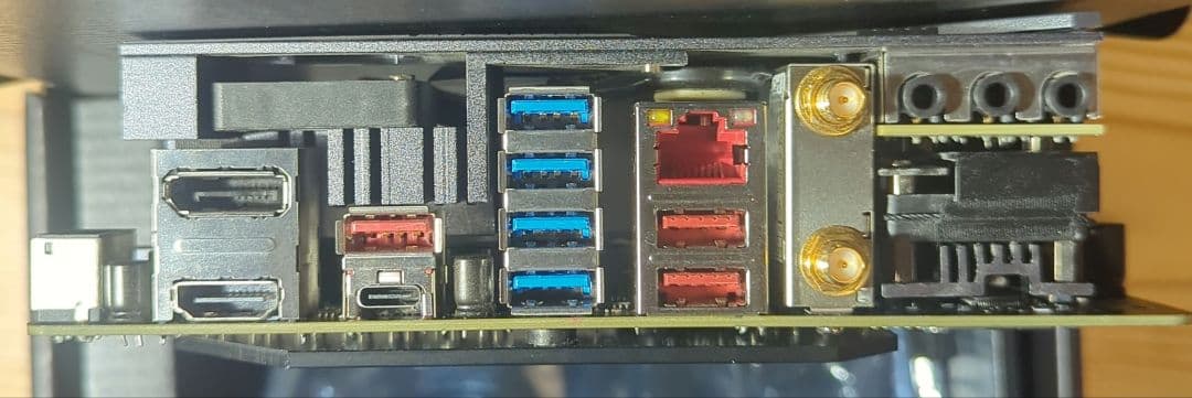 ASUS ROG STRIX X570-I GAMING マザーボード