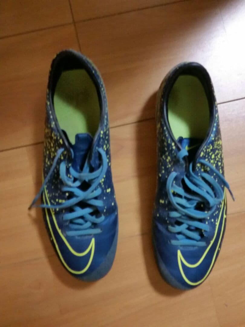 アディダス サッカースパイク