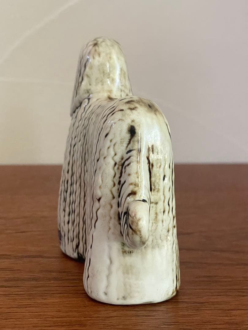 LISA LARSON　アフガンハウンド