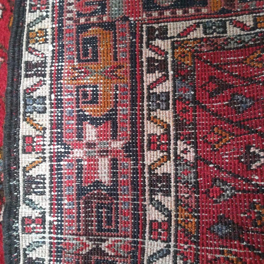 イランのラグ　村の絨毯