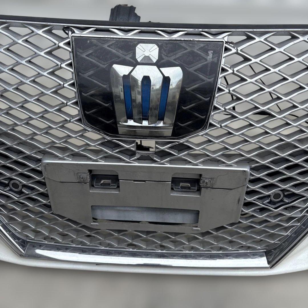 クラウンバンパー。