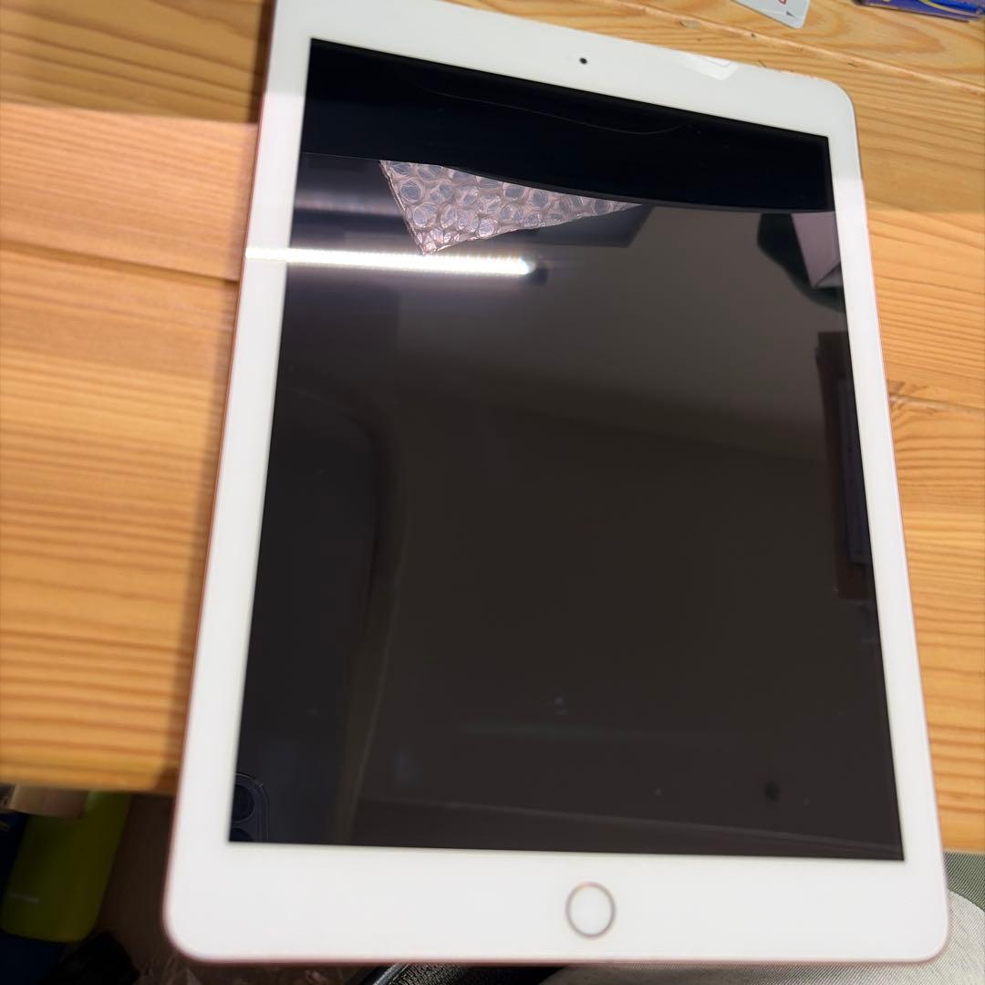 iPad 第6世代 32GB Cellular ゴールド SIMフリー