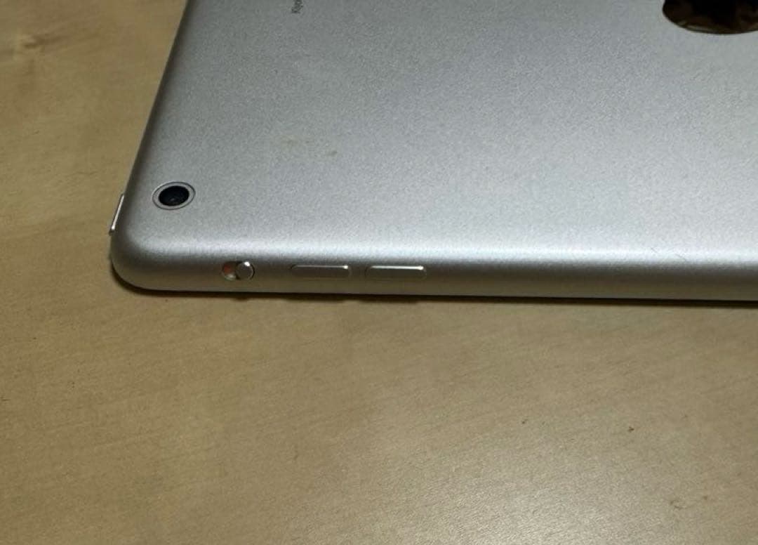 iPad Air 初代モデル　名前刻印あり　32GB WiFi シルバー