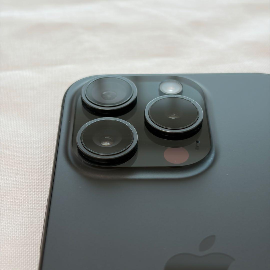 美品♡iPhone15pro 256GB ブラックチタニウム　SIMフリー