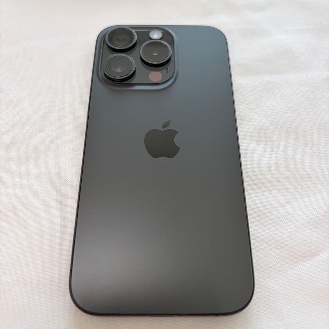 美品♡iPhone15pro 256GB ブラックチタニウム　SIMフリー