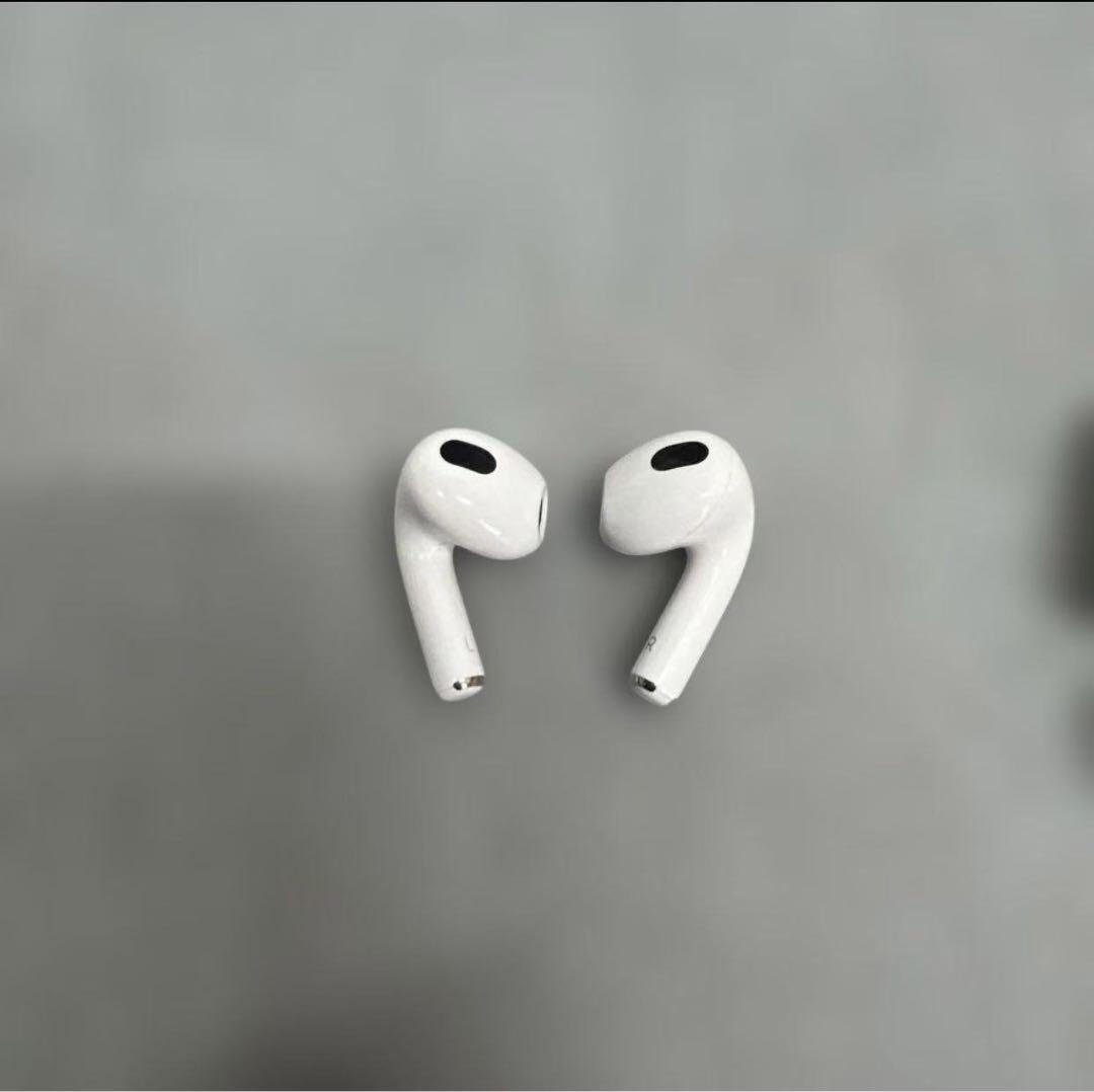 AirPods第3世代　APPLE MPNY3J/A WHITE