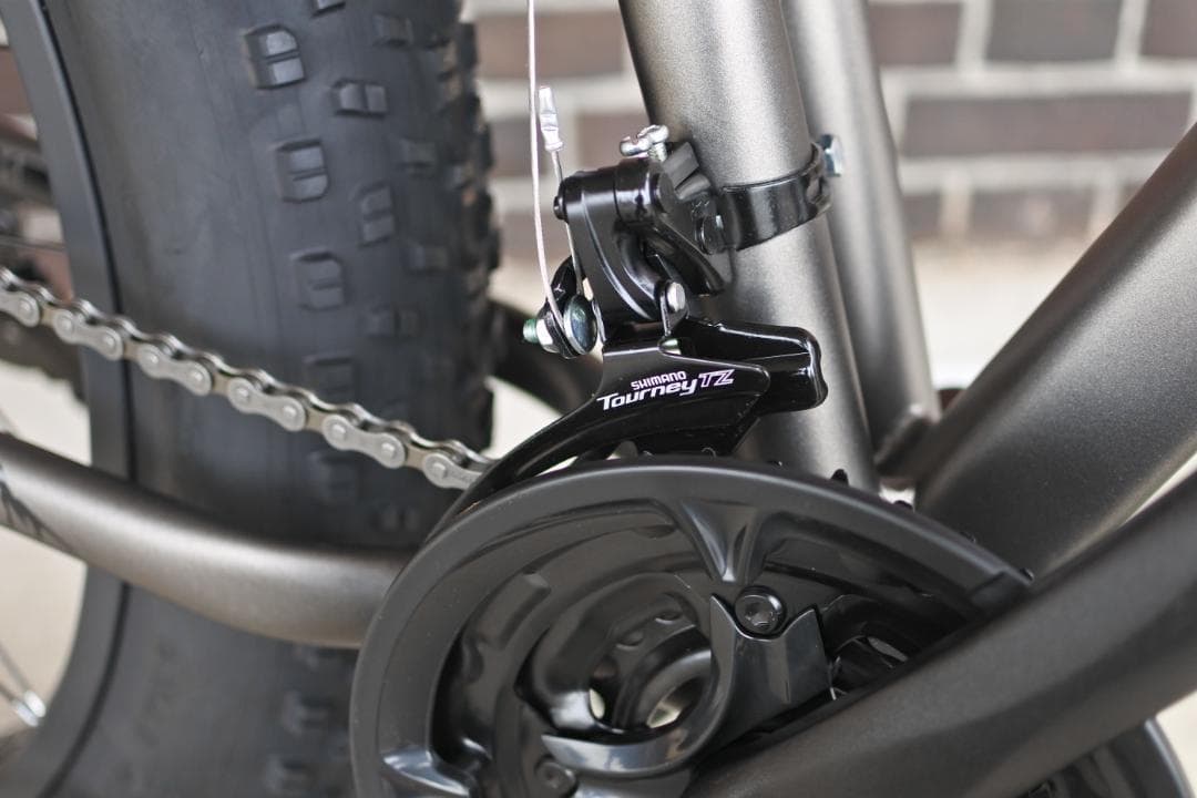 未使用26×4.0インチファットバイク！フロントサスペンション、２１ギヤ