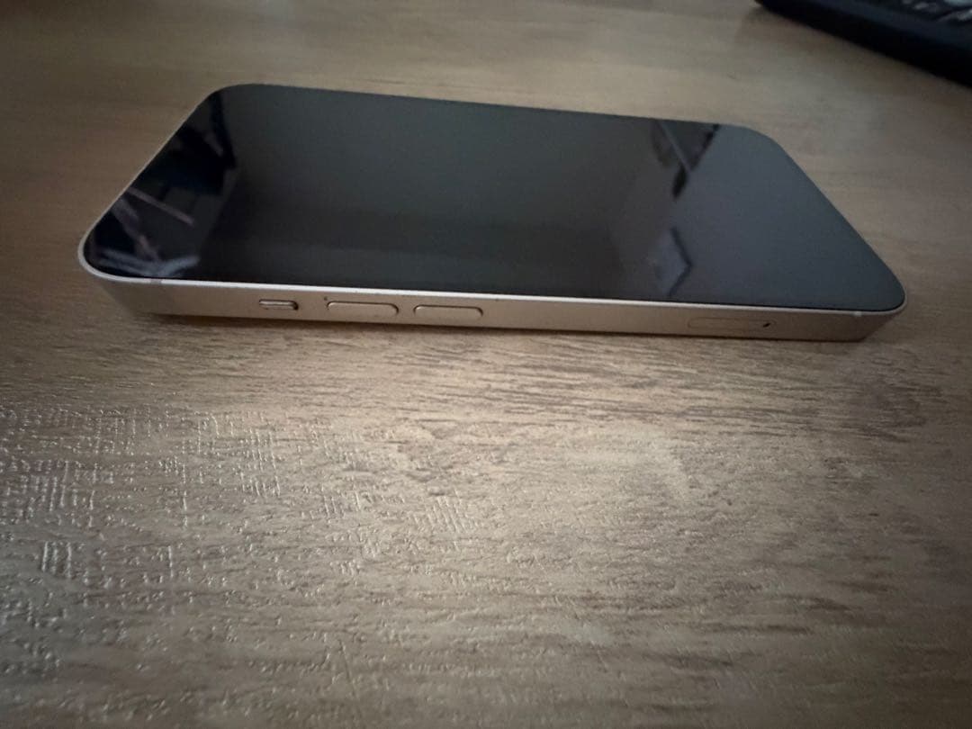 【ジャンク品】Apple iPhone 13 ホワイト 本体