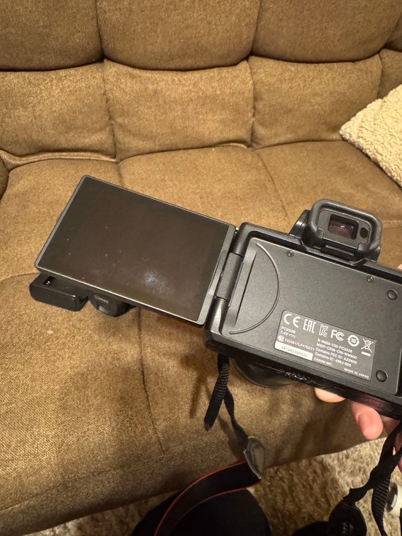 Canon EOS kiss M レンズ2つ、充電器付き