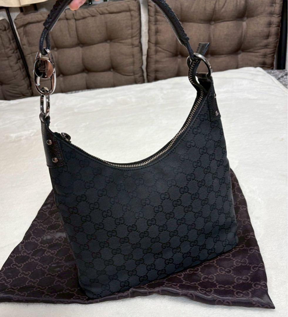 GUCCI グッチ　 ワンショルダーバッグ　バック　gg柄　ブラック　極美品