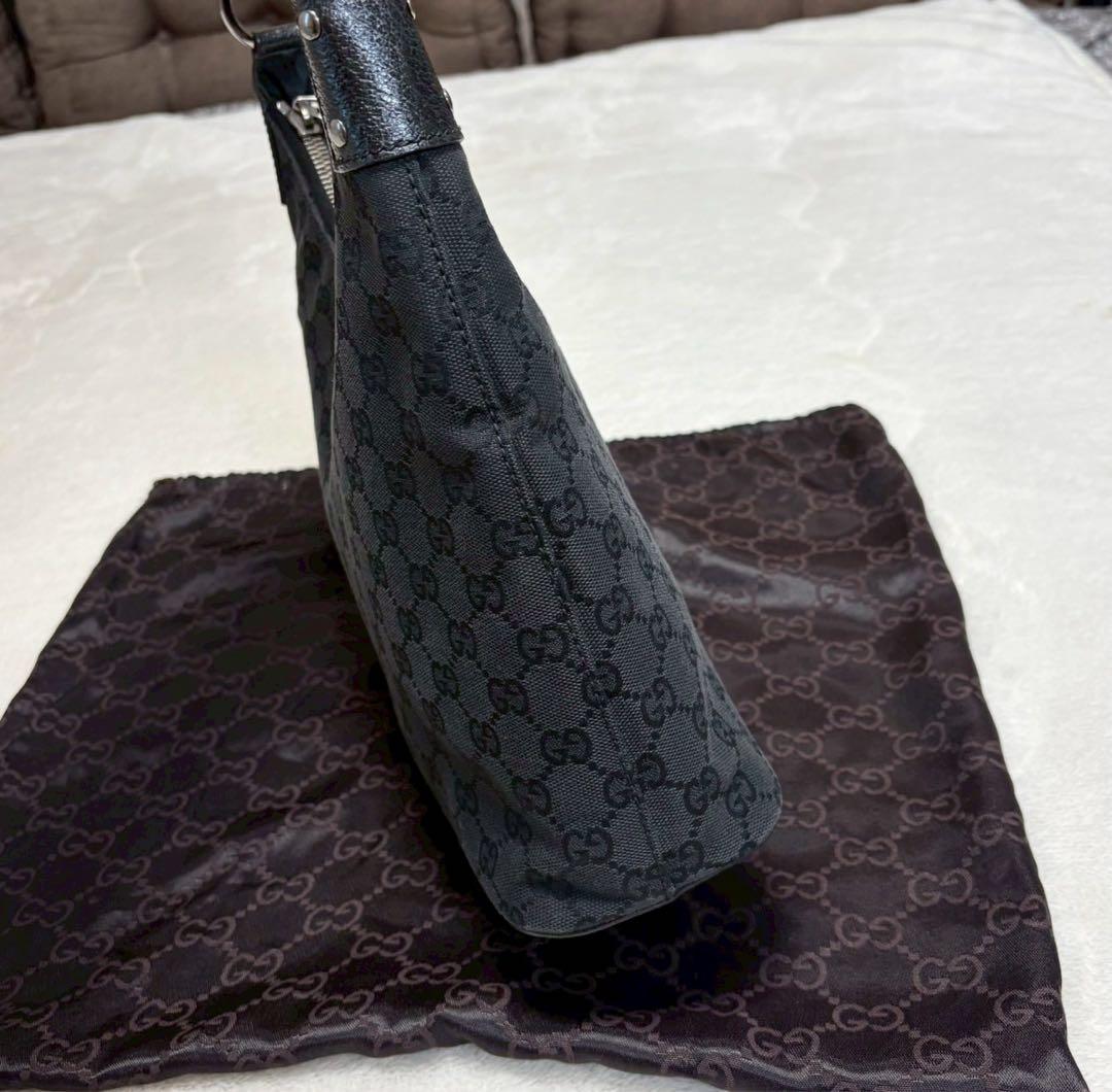 GUCCI グッチ　 ワンショルダーバッグ　バック　gg柄　ブラック　極美品