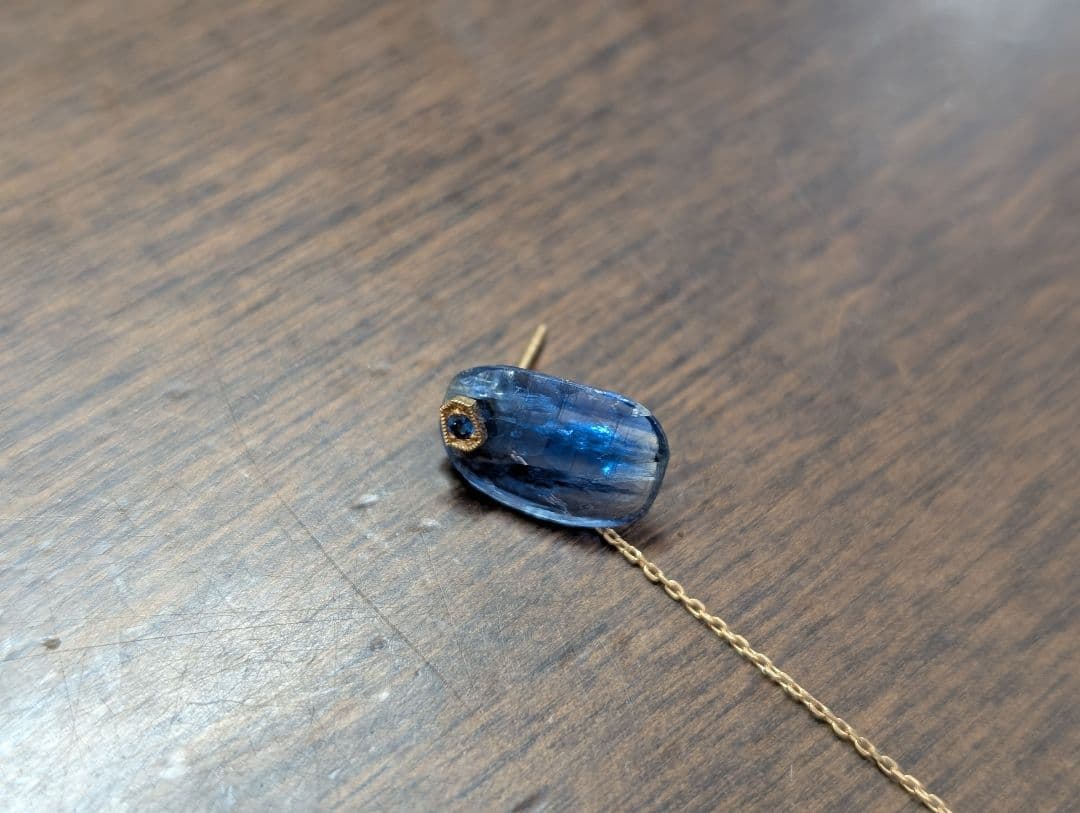 MONAKA Jewellery　モナカ　フラットピアス　カイヤナイト