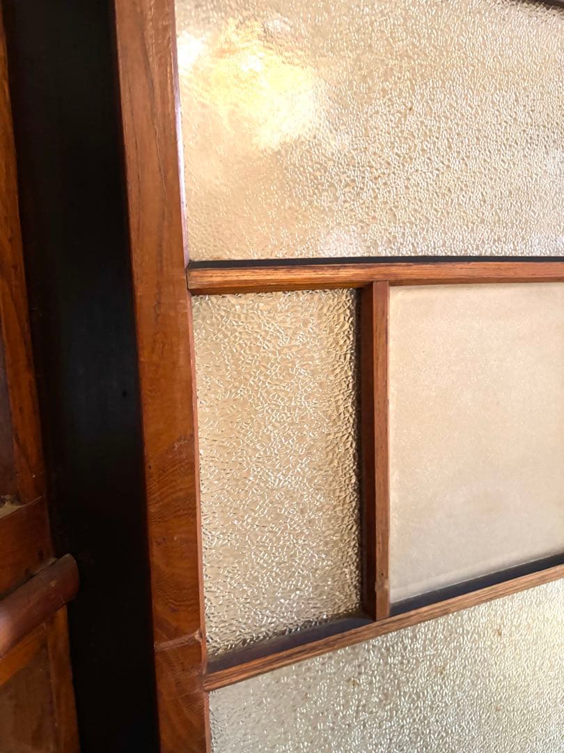 昭和20年代 食器棚 引き戸　型板ガラス 木枠 建具60×106cm｜2枚セット