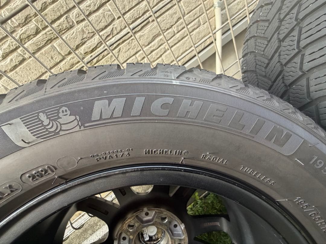 ミシュランスタッドレスタイヤ 195 65 R15 ノア80系 21年製