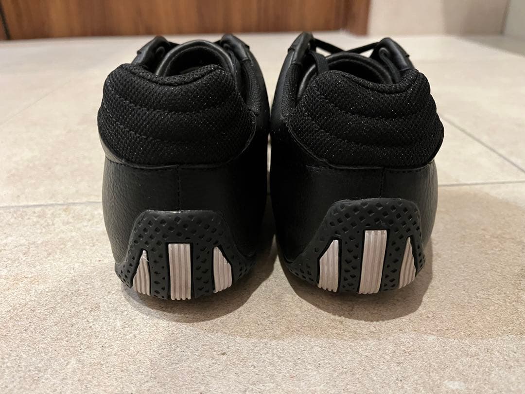 adidas ドライビングシューズ