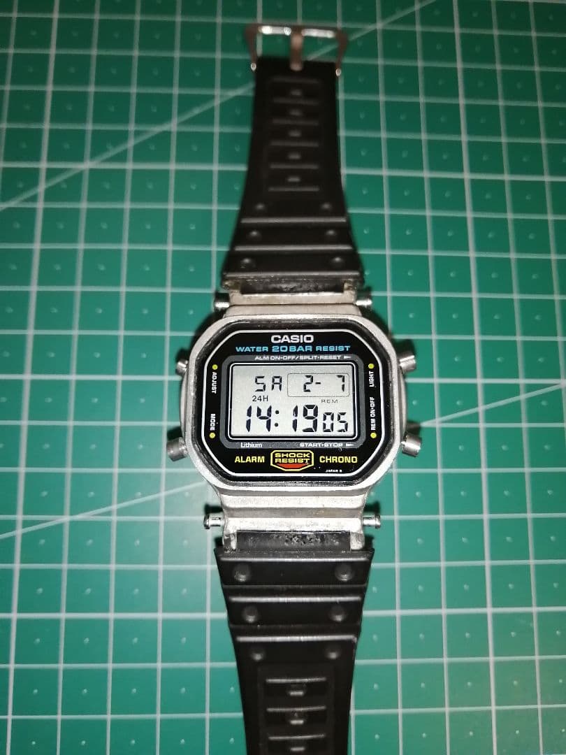 カシオ　G-shock DW-5600C 電池新品