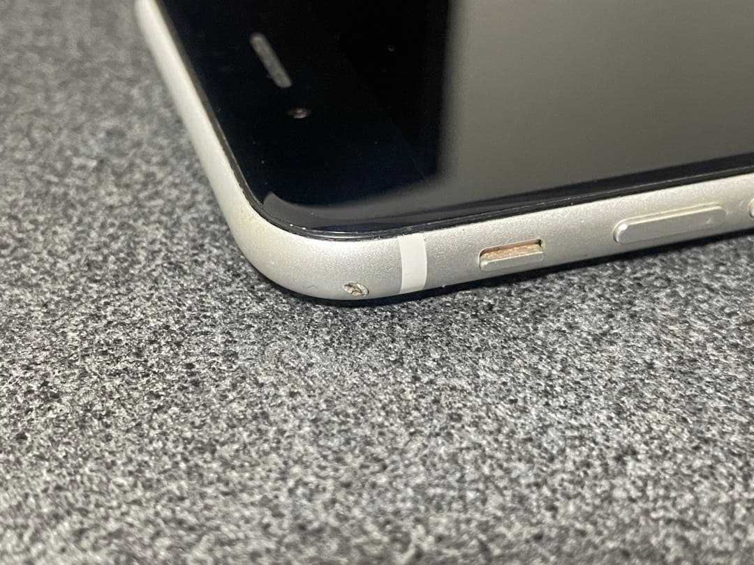 Apple iPhone SE 第2世代 64GB SIMフリー