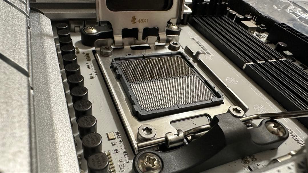 ROG Strix B850-A GAMING WIFI S吹雪中国限定