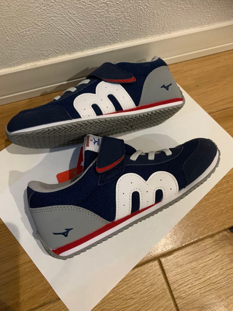 ミキハウス　ミズノスニーカー　20センチ