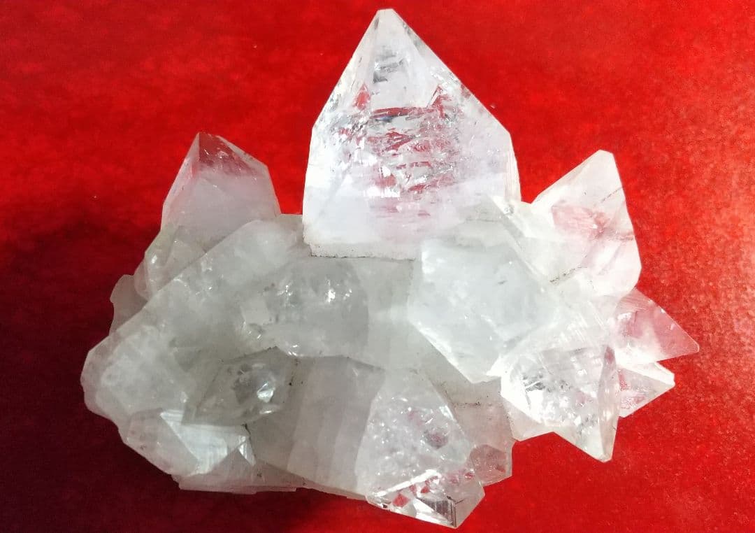 アポフィライト(魚眼石)クラスター