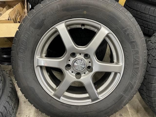 20.30アルファード、ヴェルファイア用　215/65R16 スタッドレス