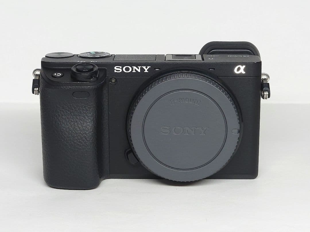 SONY α6400 ミラーレス一眼　18-135mm 高倍率ズームキット