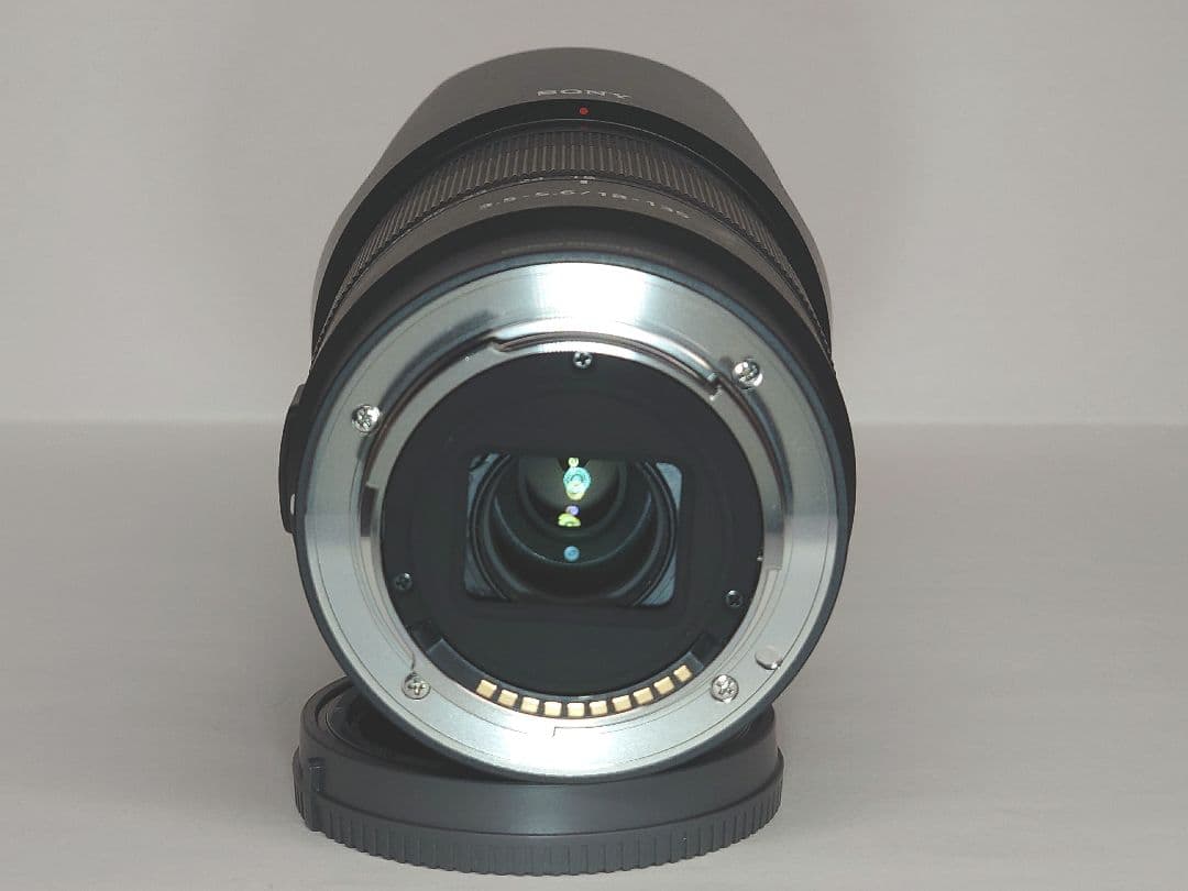 SONY α6400 ミラーレス一眼　18-135mm 高倍率ズームキット