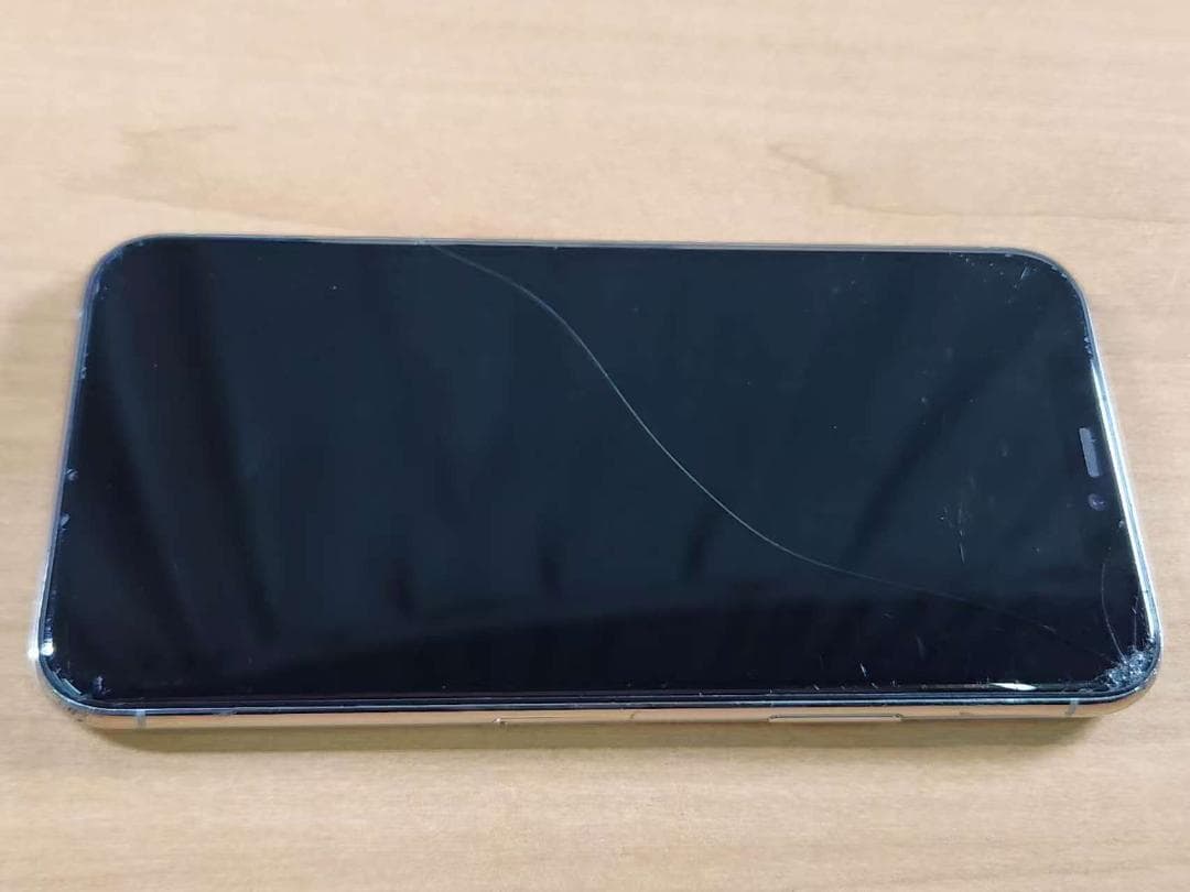 020700I iPhone 11 Pro A2215 256GB ジャンク品