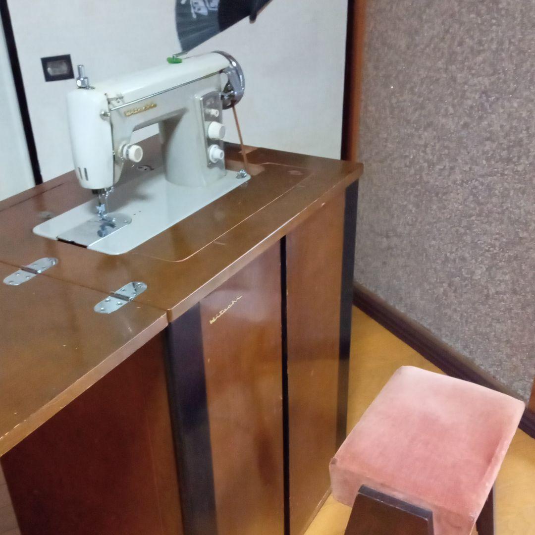 足踏みミシン、HITACHI