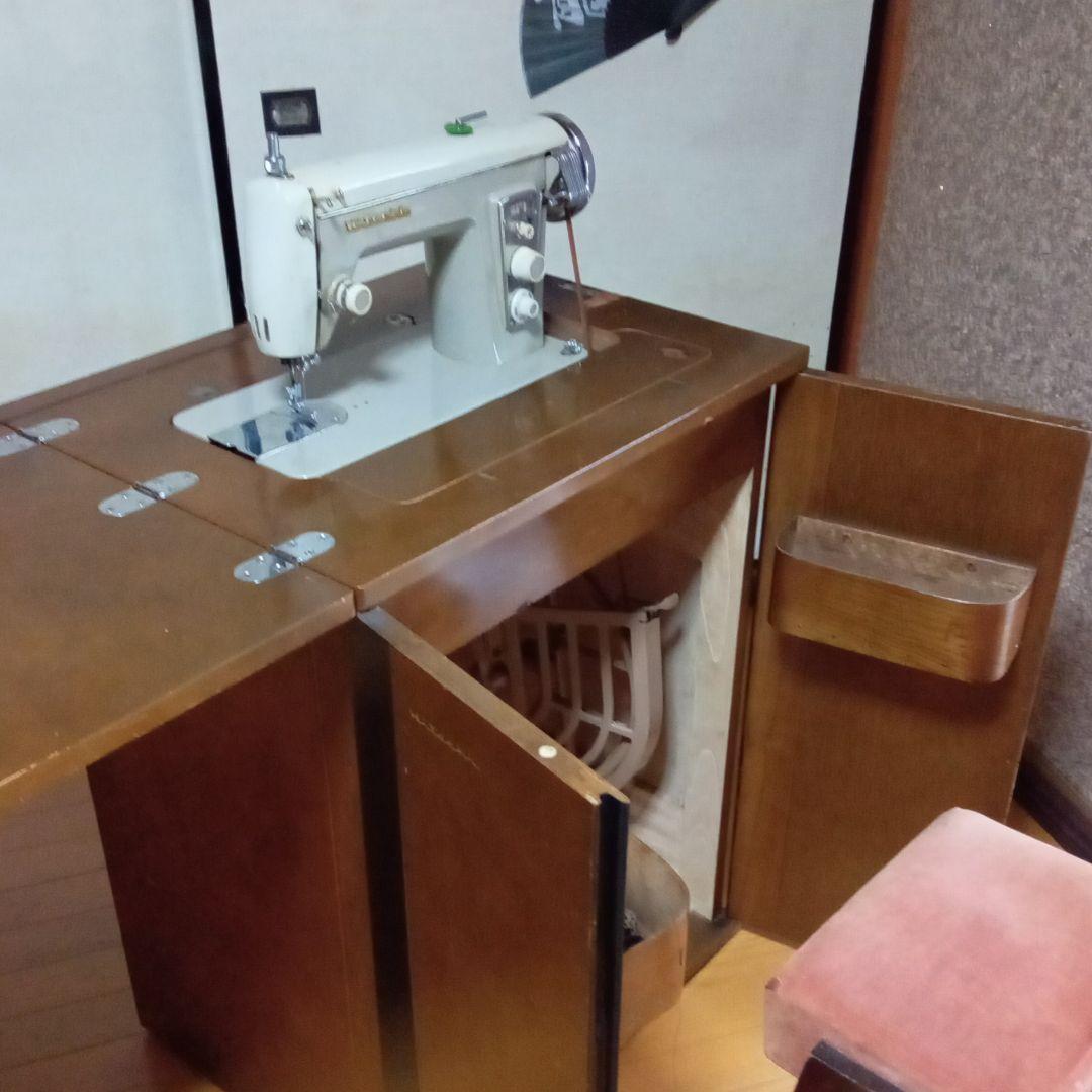 足踏みミシン、HITACHI