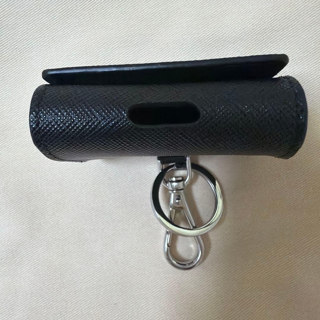 PRADA ブラックレザー キーホルダー付きケース