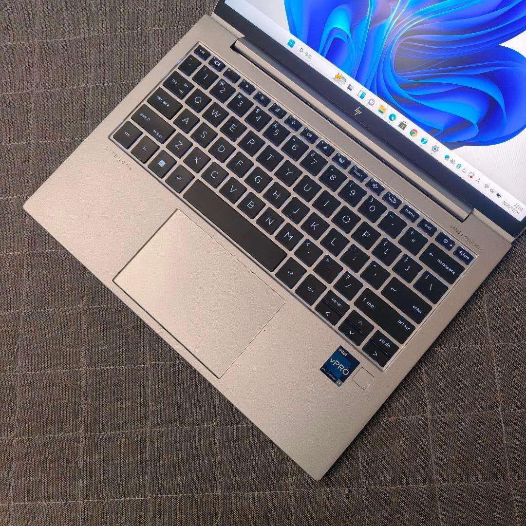 2024年5月 美品 HP 驚速 13世代i7 1365U 16GB 新品1TB