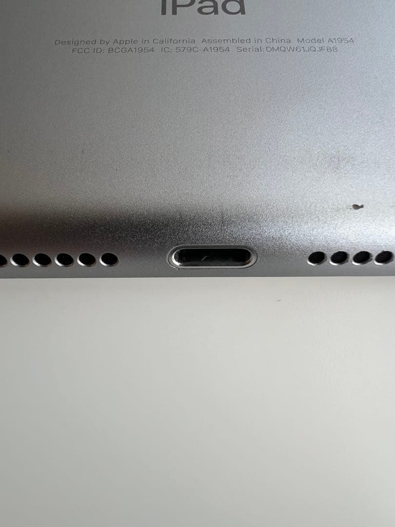 美品 iPad 第6世代 Wi-Fi 32GB スペースグレイ タブレット