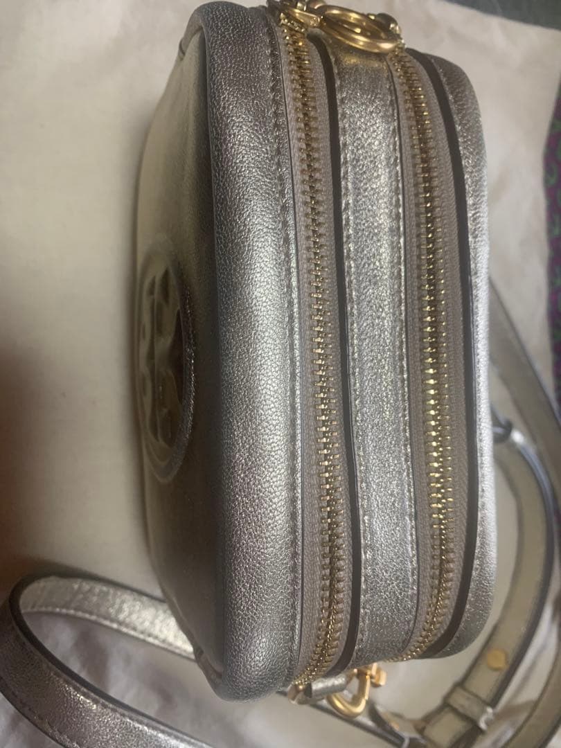 Tory Burchトリーバーチ ペリー ボンベ カメラバッグ ショルダーバッグ