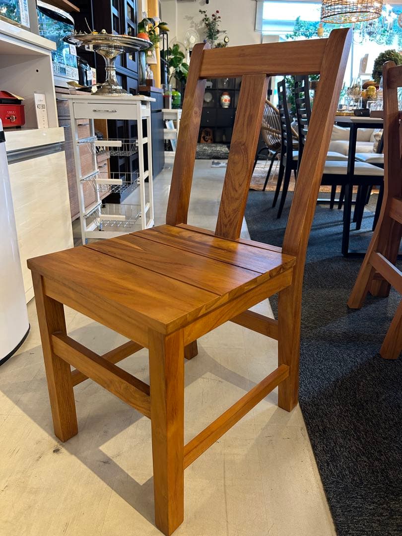 ウニコUNICO 木製ダイニングチェア①